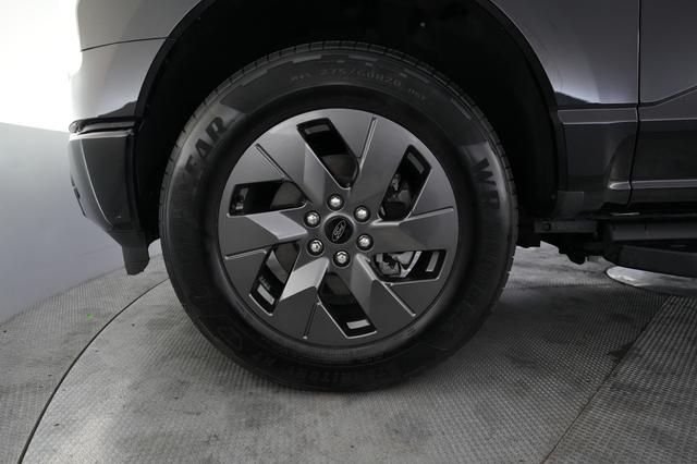 2024 Ford F-150 Lightning — photo 7 of 15