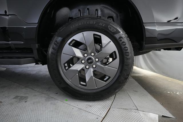 2024 Ford F-150 Lightning — photo 9 of 15