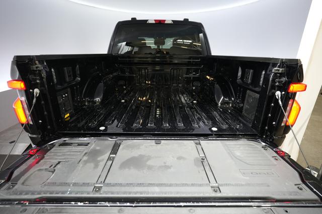 2024 Ford F-150 Lightning — photo 6 of 15