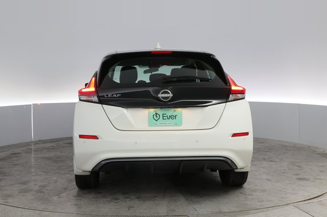 2025 Nissan LEAF — photo 11 of 19