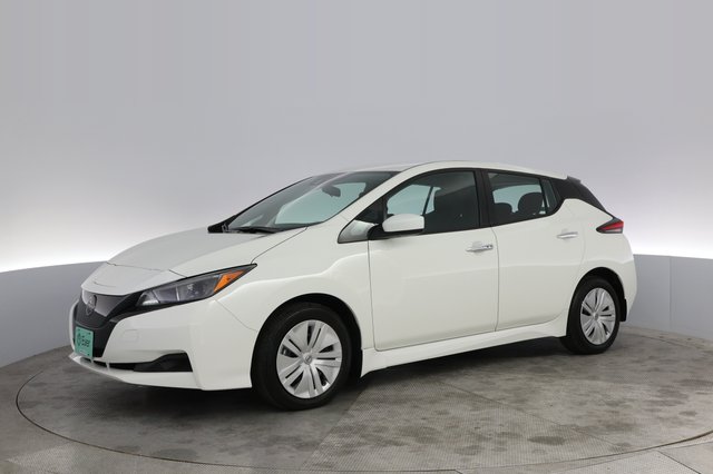 2025 Nissan LEAF — photo 13 of 19