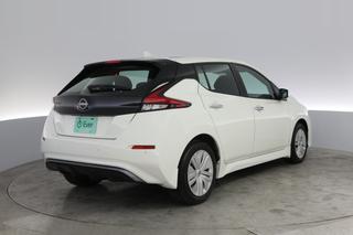 2025 Nissan LEAF — photo 2 of 19