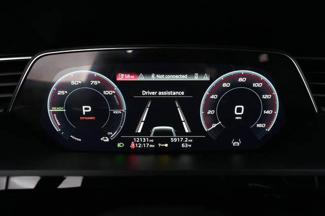 2023 Audi e-tron — photo 5 of 21