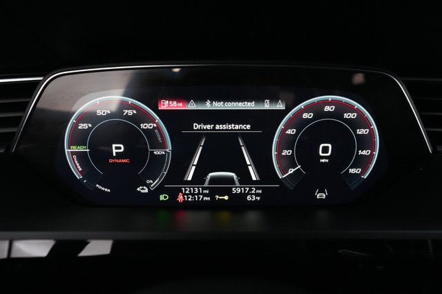 2023 Audi e-tron — photo 5 of 21