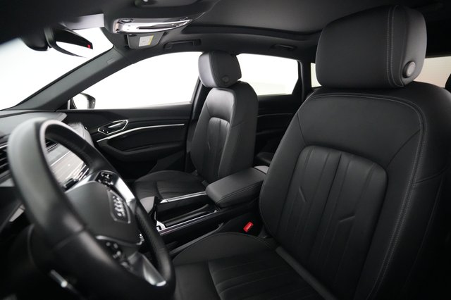 2023 Audi e-tron — photo 3 of 21