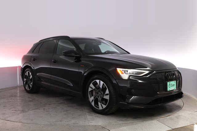 2023 Audi e-tron — photo 10 of 21