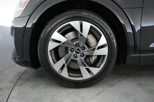 2023 Audi e-tron — photo 15 of 21