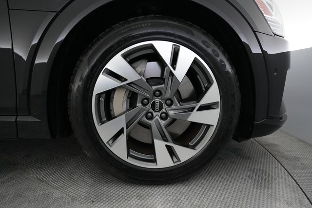 2023 Audi e-tron — photo 16 of 21