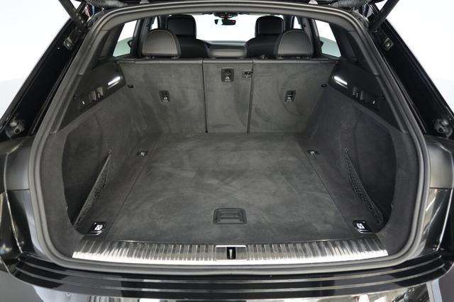 2023 Audi e-tron — photo 6 of 21