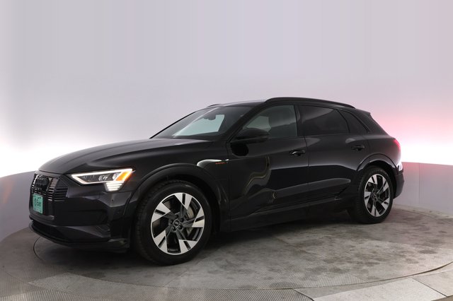 2023 Audi e-tron — photo 14 of 21