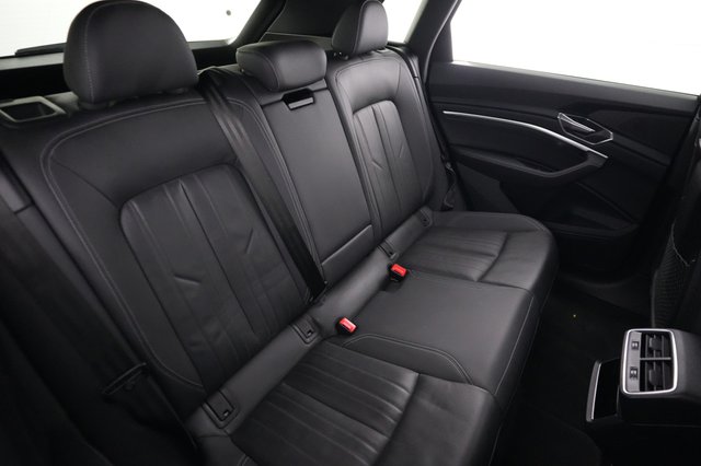2023 Audi e-tron — photo 4 of 21