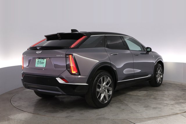 2025 Cadillac Optiq — photo 2 of 21