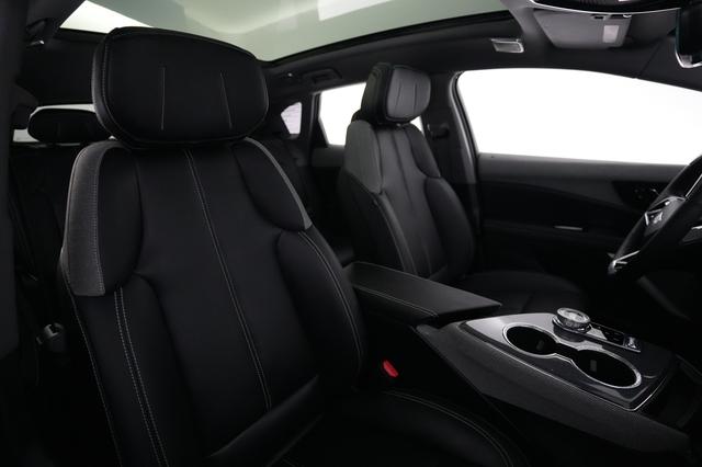 2025 Cadillac Optiq — photo 3 of 21