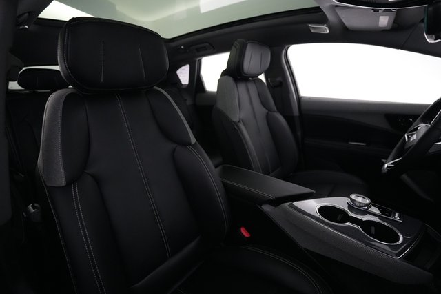 2025 Cadillac Optiq — photo 3 of 21