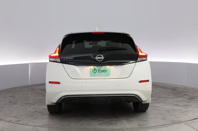 2024 Nissan LEAF — photo 12 of 20
