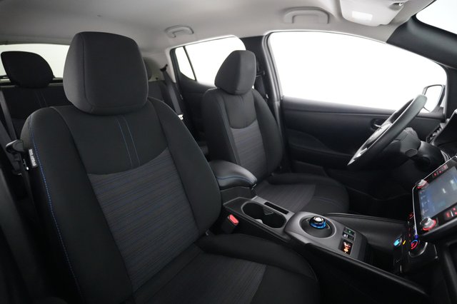 2024 Nissan LEAF — photo 18 of 20