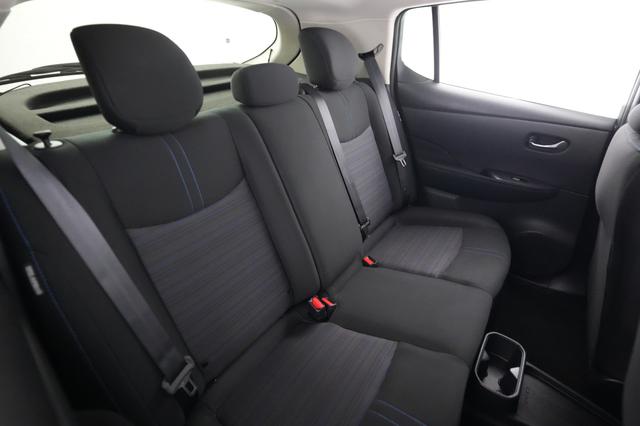 2024 Nissan LEAF — photo 4 of 20
