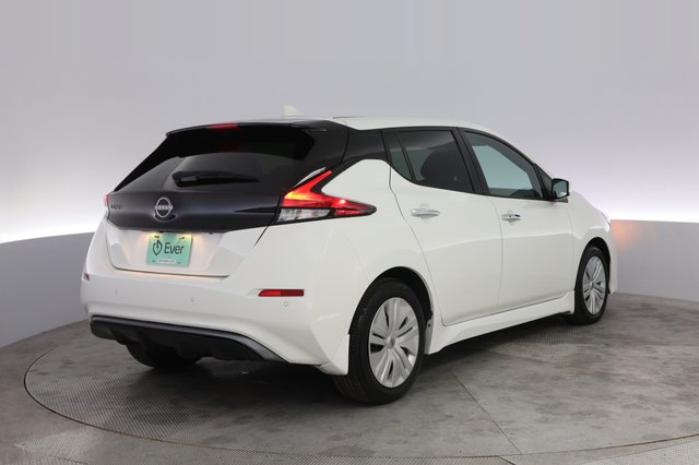 2024 Nissan LEAF — photo 2 of 20