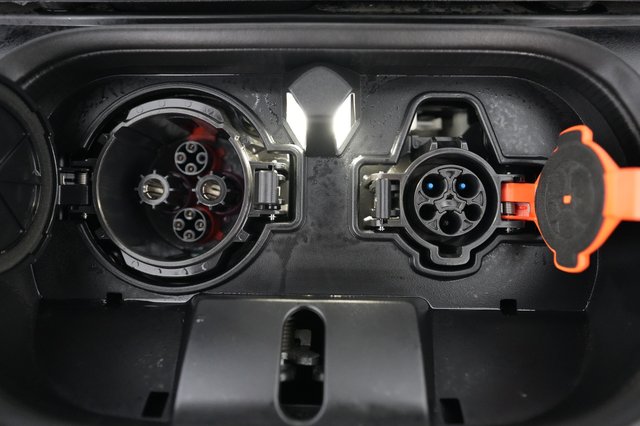 2024 Nissan LEAF — photo 8 of 20