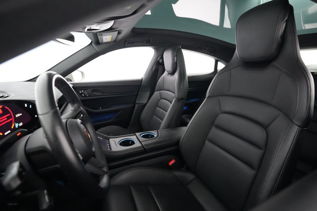 2023 Porsche Taycan — photo 3 of 21