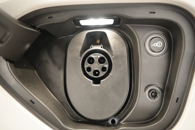 2023 Porsche Taycan — photo 20 of 21