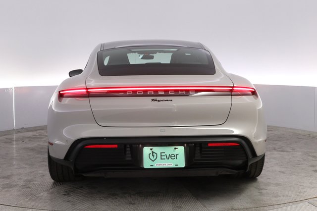 2023 Porsche Taycan — photo 12 of 21
