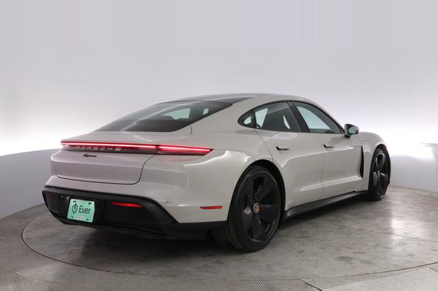 2023 Porsche Taycan — photo 2 of 21