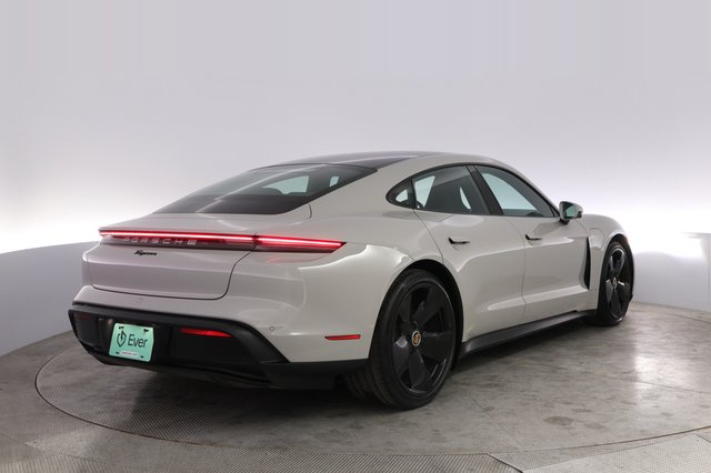 2023 Porsche Taycan — photo 2 of 21