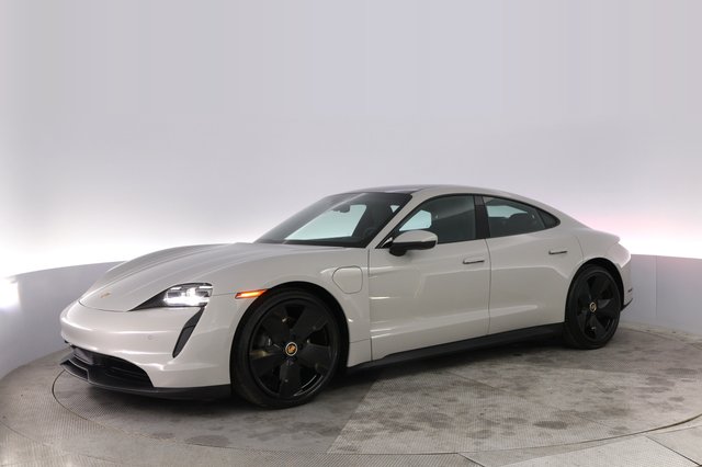 2023 Porsche Taycan — photo 14 of 21