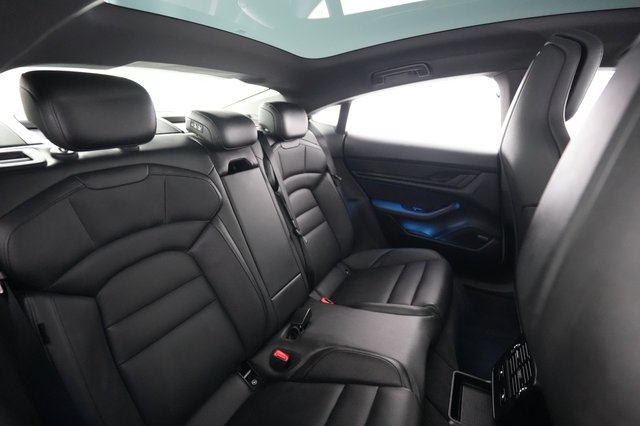 2023 Porsche Taycan — photo 4 of 21
