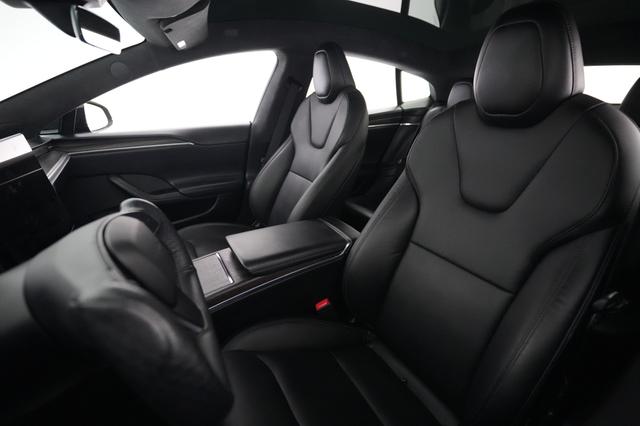 2023 Tesla Model S — photo 3 of 21