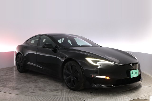 2023 Tesla Model S — photo 10 of 21