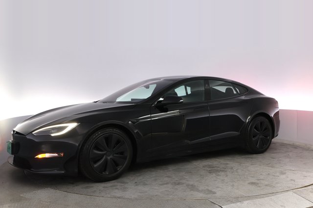 2023 Tesla Model S — photo 14 of 21