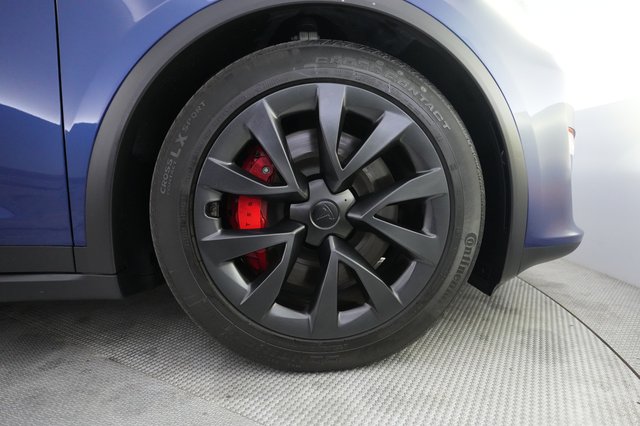 2023 Tesla Model X — photo 16 of 24