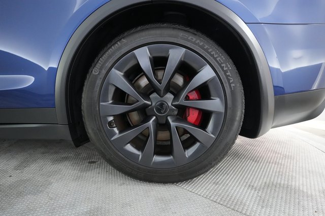 2023 Tesla Model X — photo 7 of 24