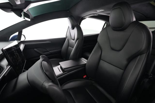 2023 Tesla Model X — photo 3 of 24