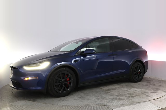 2023 Tesla Model X — photo 14 of 24