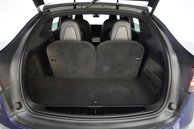 2023 Tesla Model X — photo 6 of 24