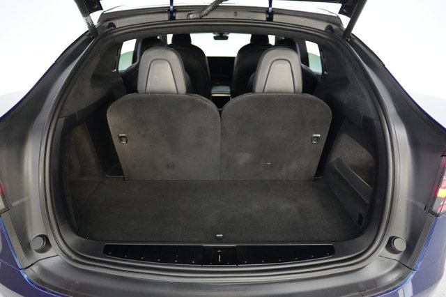 2023 Tesla Model X — photo 6 of 24