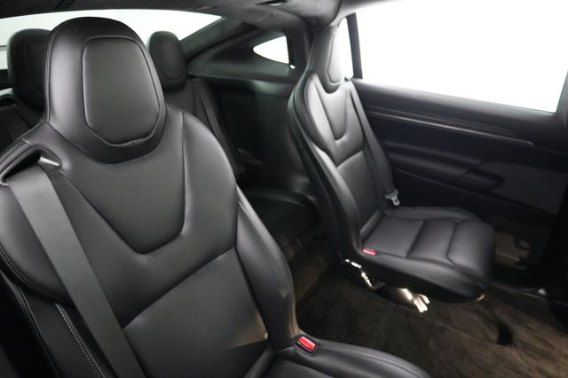 2023 Tesla Model X — photo 4 of 24