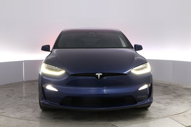 2023 Tesla Model X — photo 9 of 24