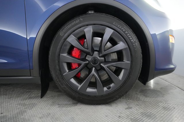 2023 Tesla Model X — photo 16 of 23