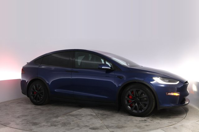 2023 Tesla Model X — photo 11 of 23
