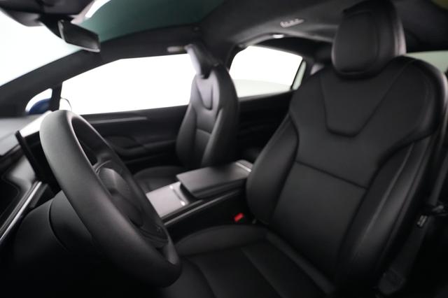 2023 Tesla Model X — photo 3 of 23