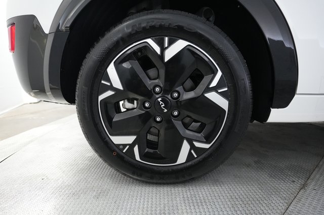 2024 Kia Niro EV — photo 17 of 23