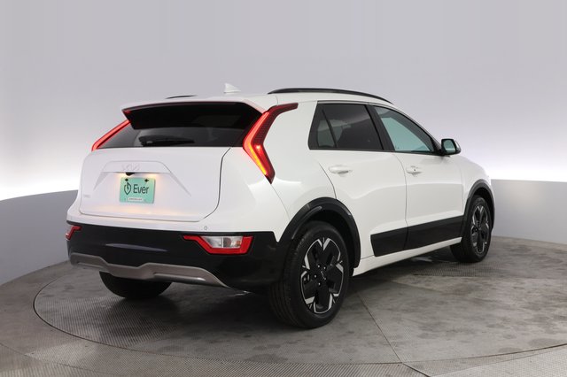 2024 Kia Niro EV — photo 2 of 23