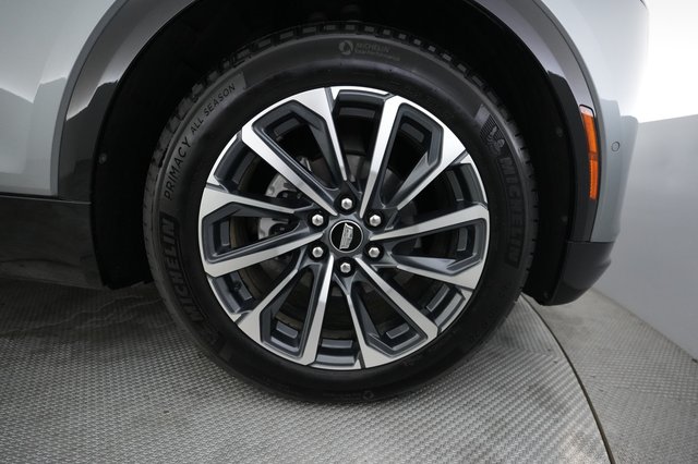 2024 Cadillac Lyriq — photo 16 of 22