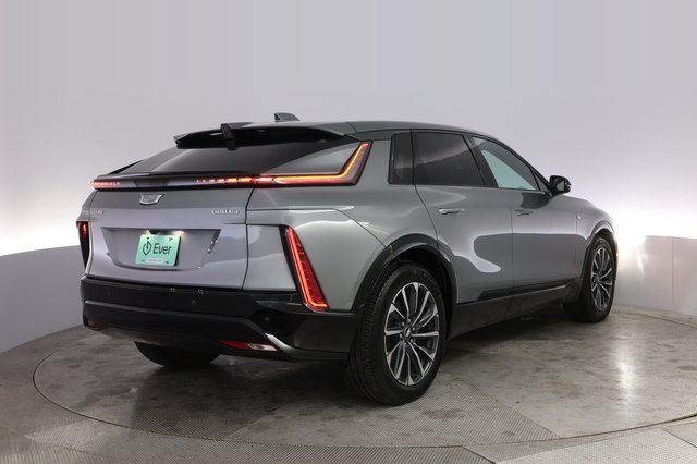 2024 Cadillac Lyriq — photo 2 of 22