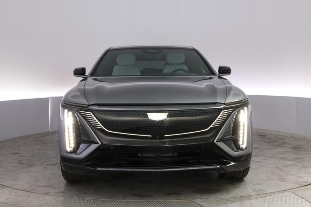 2024 Cadillac Lyriq — photo 9 of 22