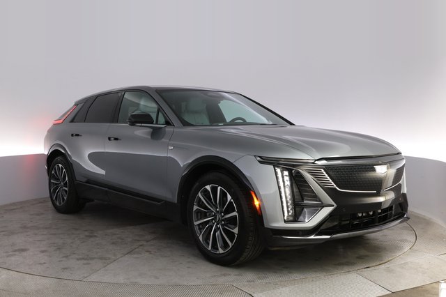 2024 Cadillac Lyriq — photo 10 of 22
